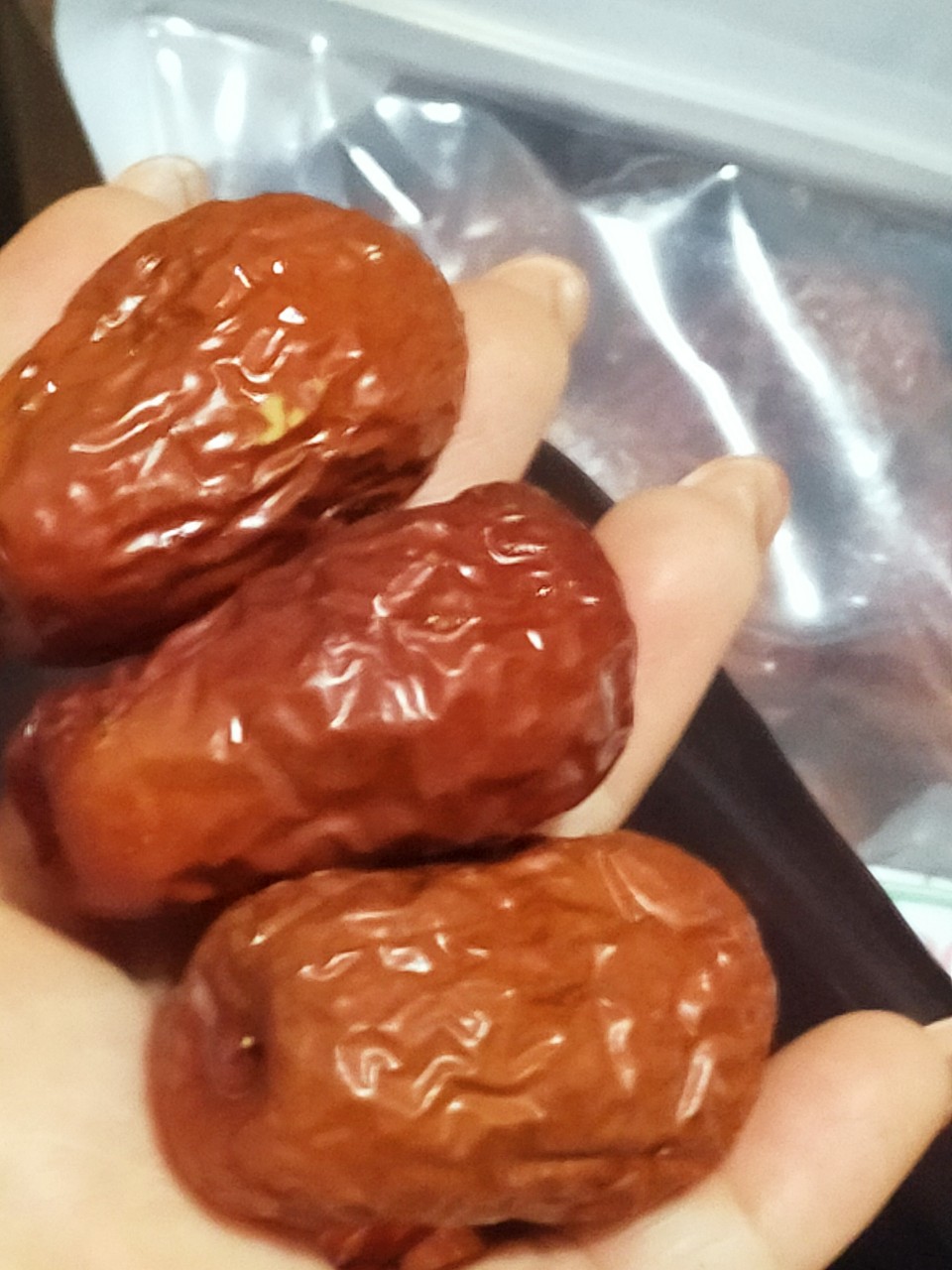 z4660714893925_299db3b90dc97cbef0a149a9f4d320d4 Táo đỏ