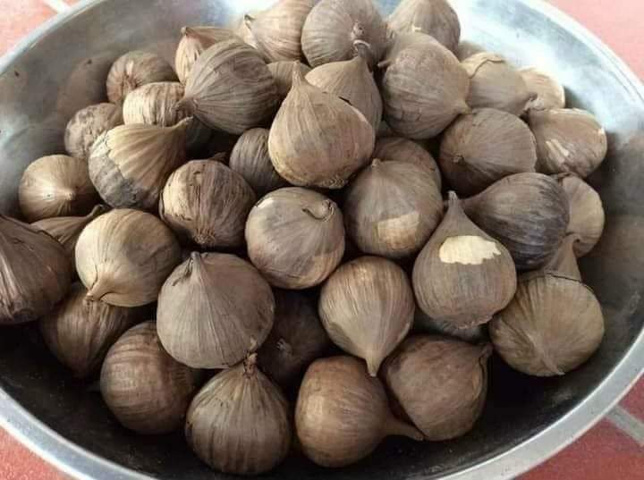 z4661102678714_4c533bd73b3bd0bb9acd1f916aa22fdf Tỏi đen cô đơn